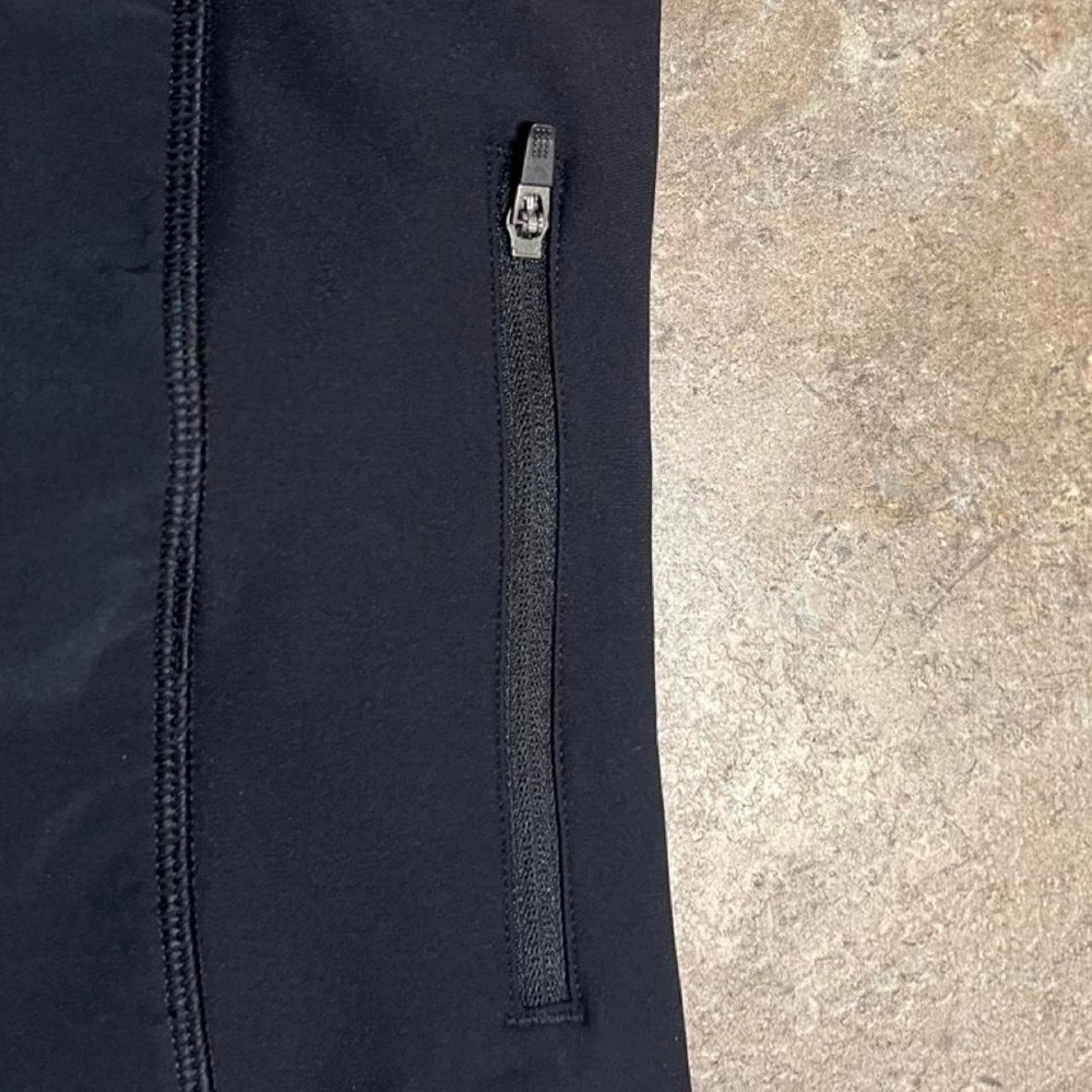 CRZ YOGA Black Athletic Running Shorts with Back Zipper Pocket Mens M(8/10) - Picture 4 of 8